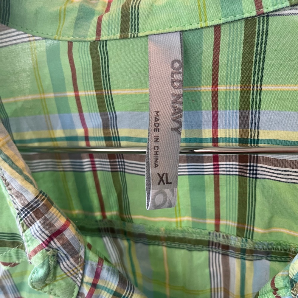 Button down - Picture 2 of 2